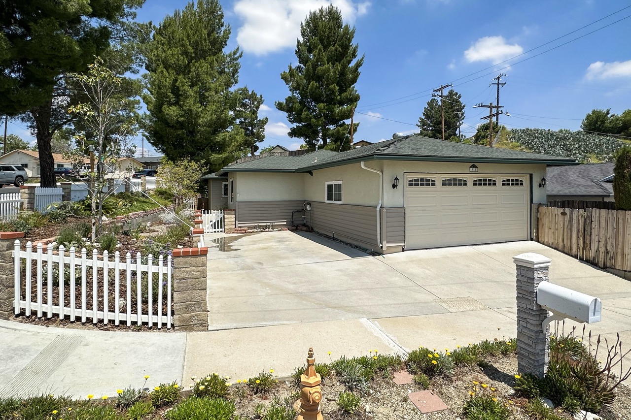 19557 Aldbury St, Santa Clarita CA 91351