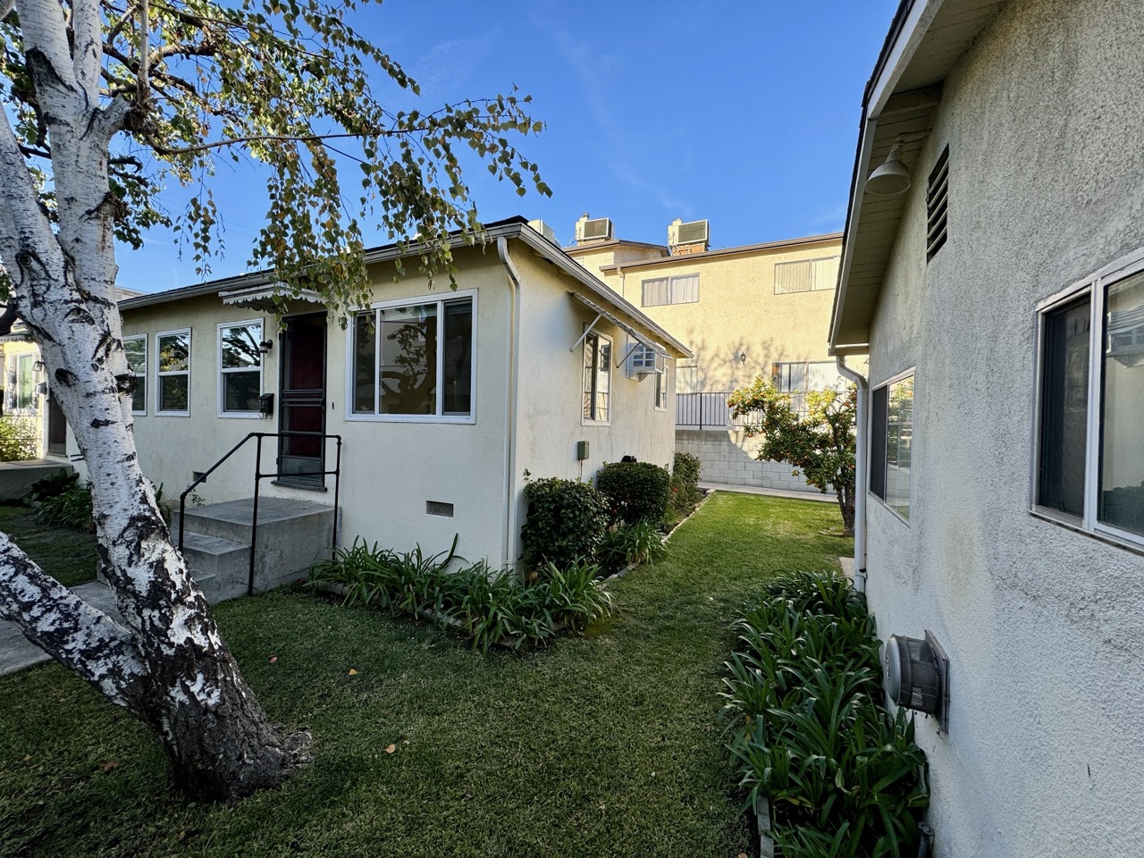 525 E Cedar Ave #A, Burbank CA 91501