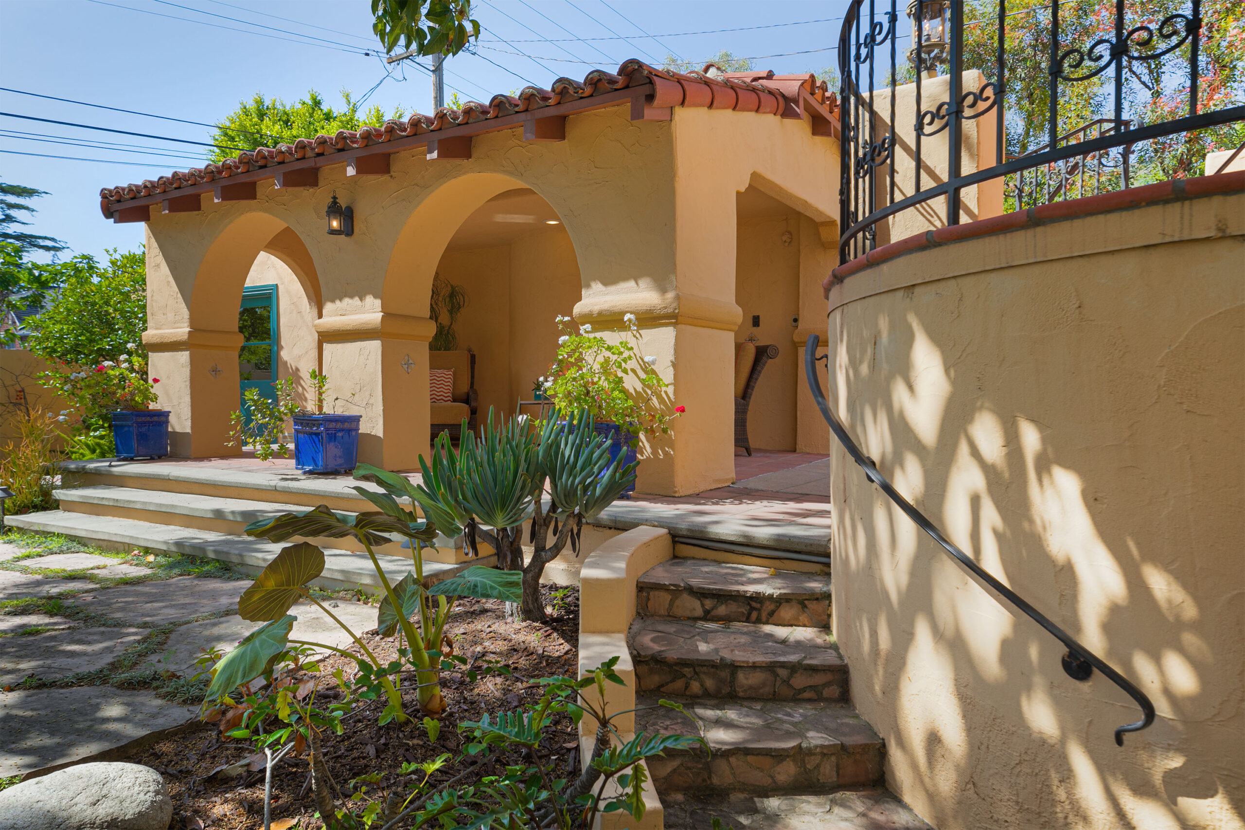 1637 Highland Ave, Glendale CA 91202