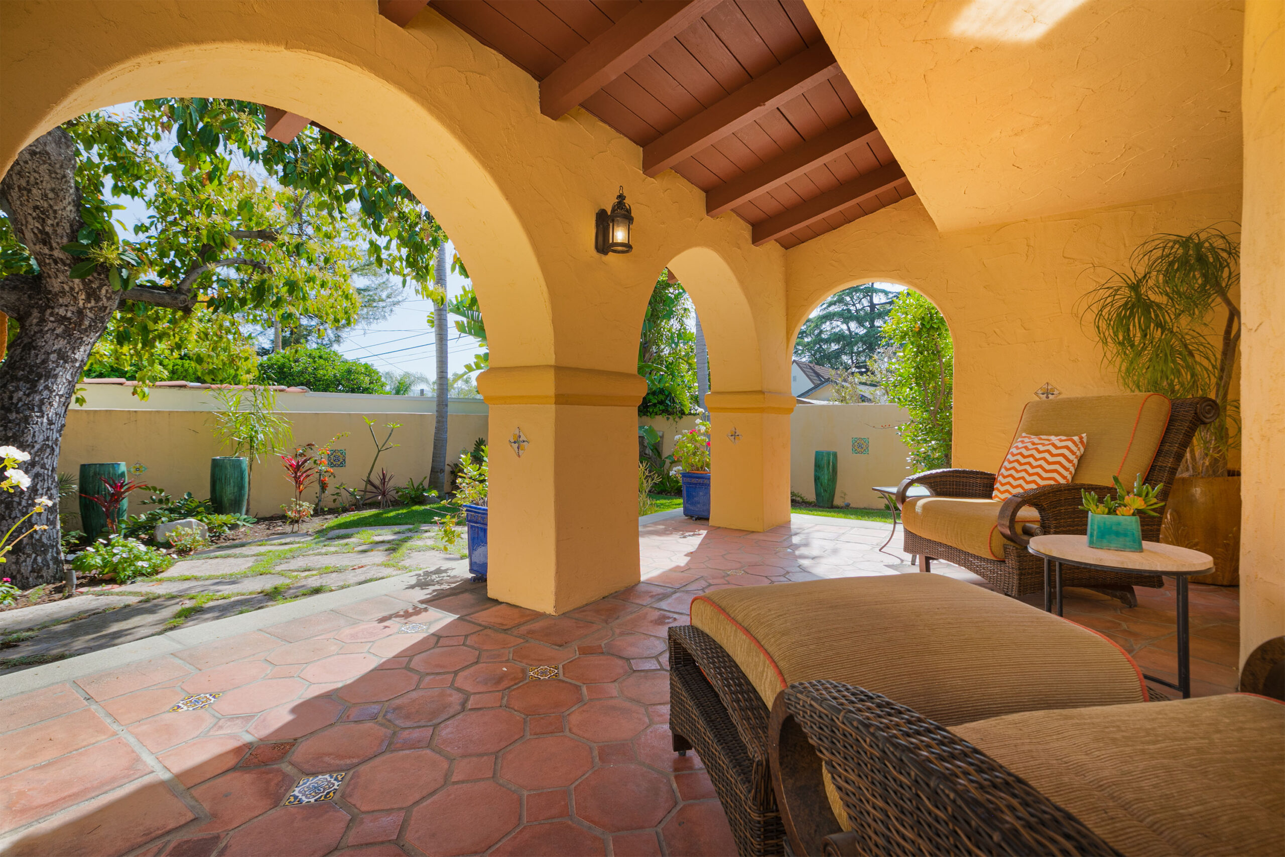 1637 Highland Ave, Glendale CA 91202