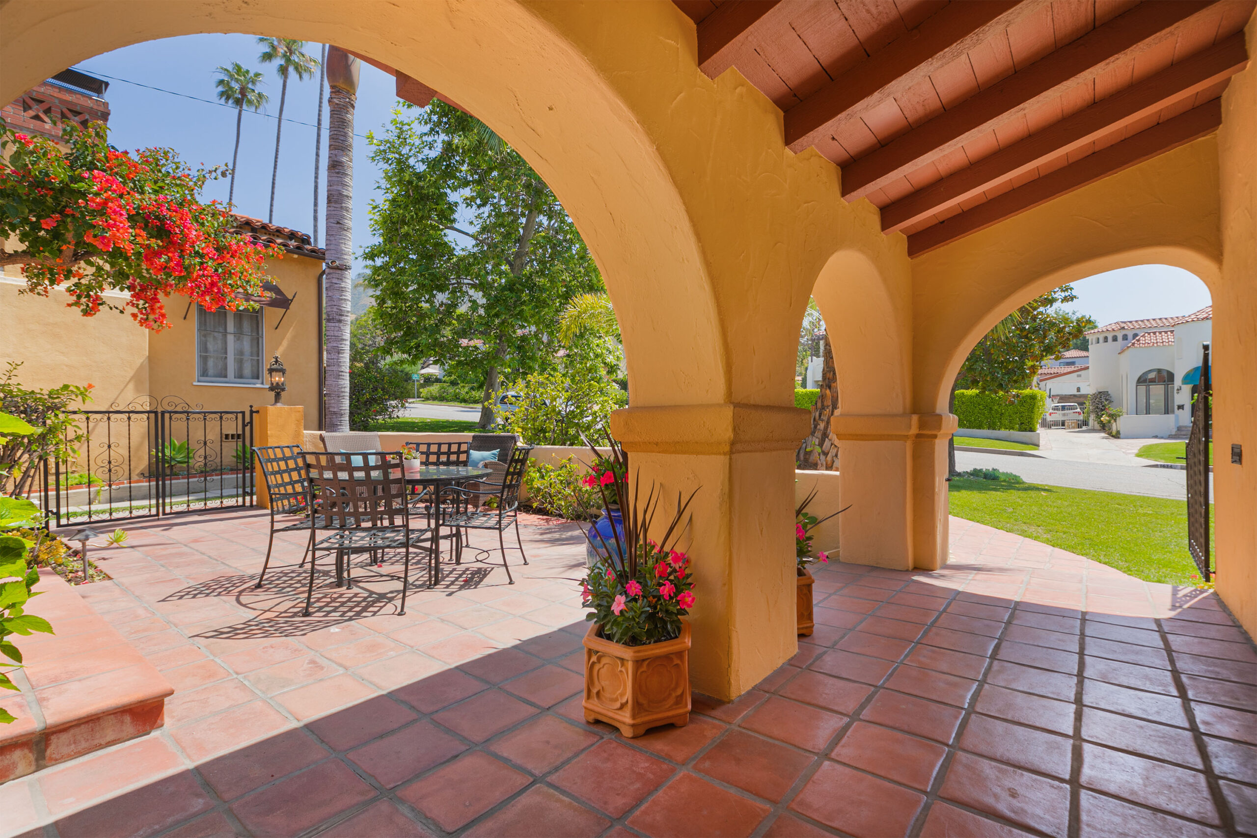 1637 Highland Ave, Glendale CA 91202