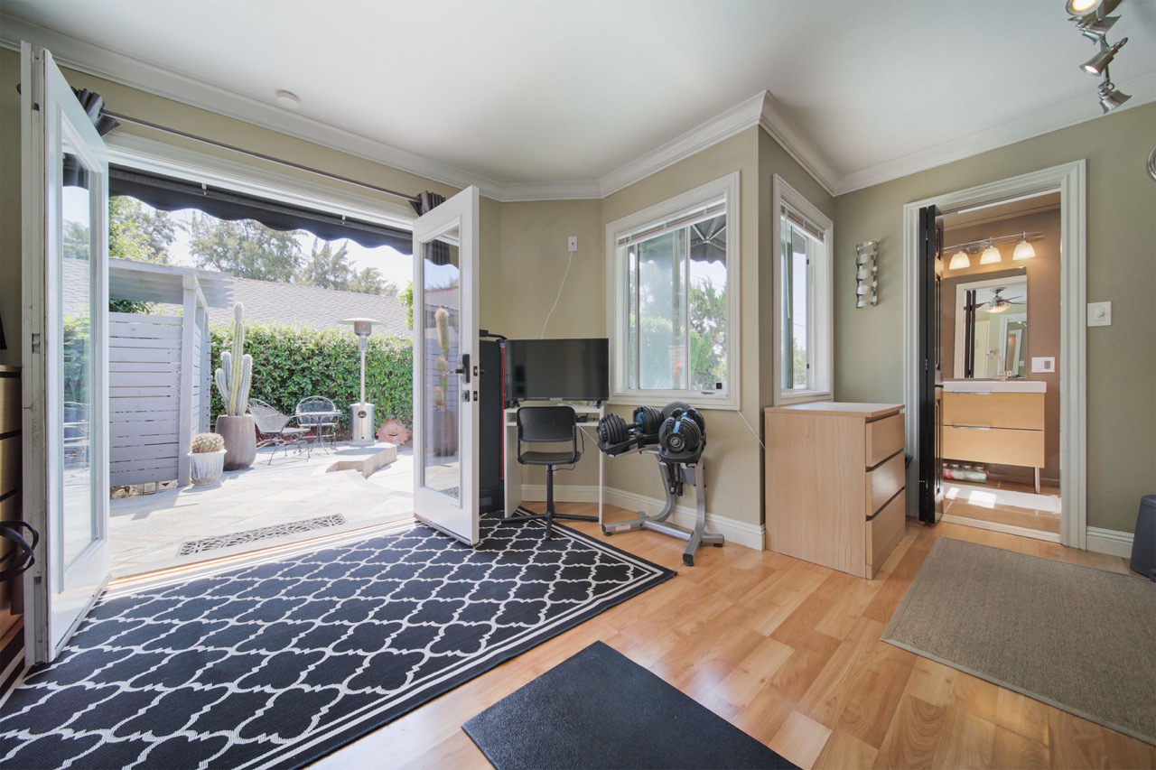 1624 Cleveland Rd, Glendale CA 91202