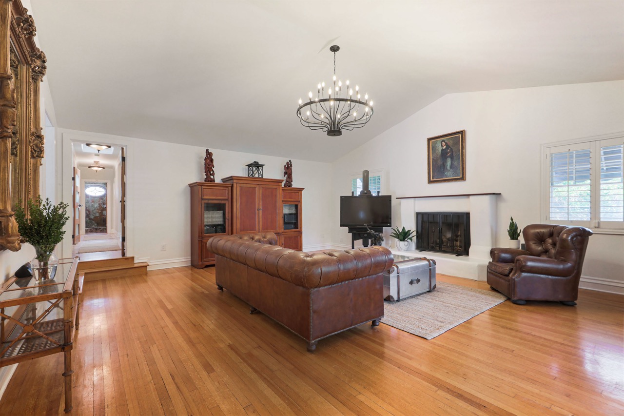 1624 Cleveland Rd, Glendale CA 91202