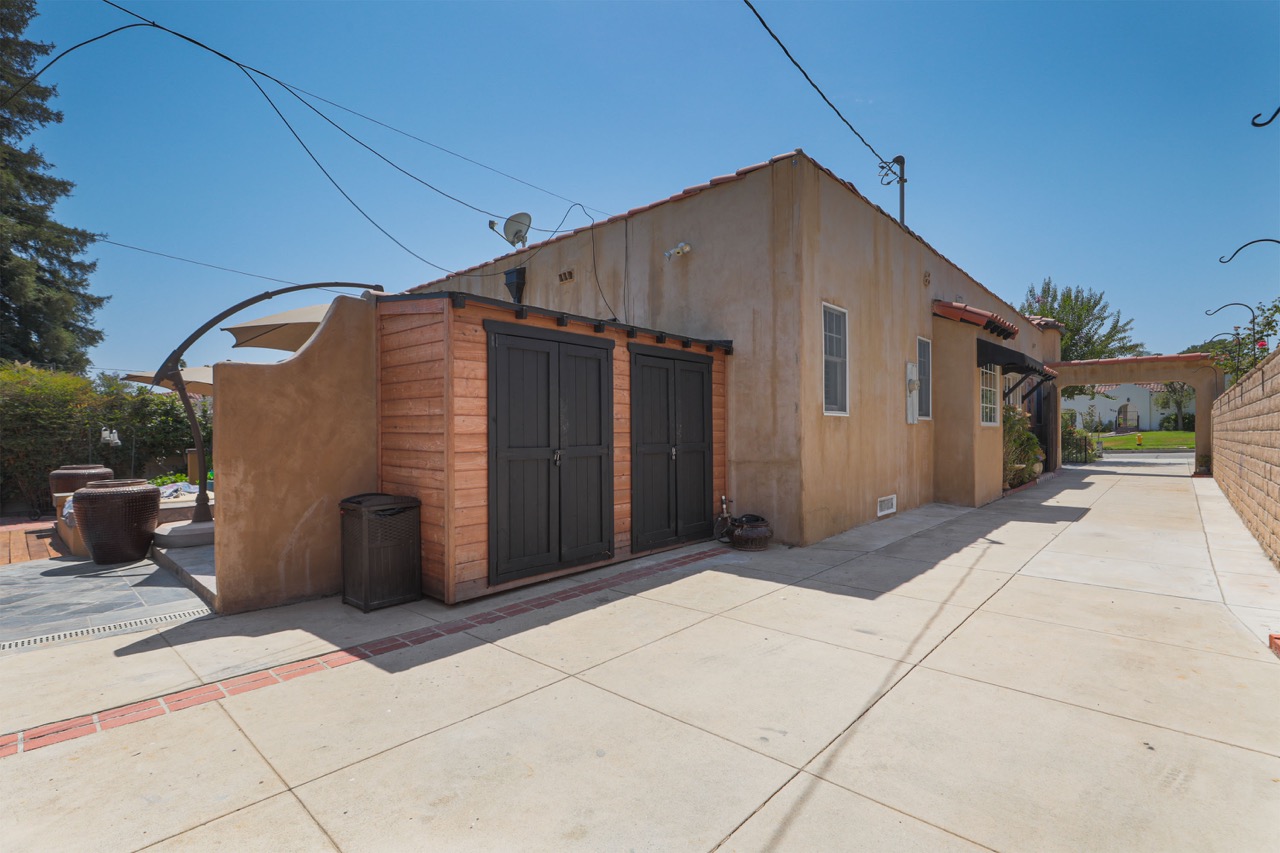 1624 Cleveland Rd, Glendale CA 91202