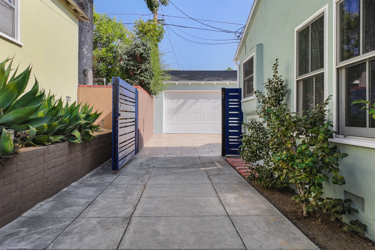 1420 Lee Dr, Glendale CA 91201