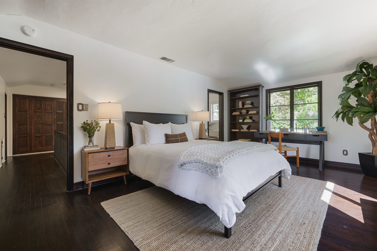 605 E Mountain St, Glendale CA 91207