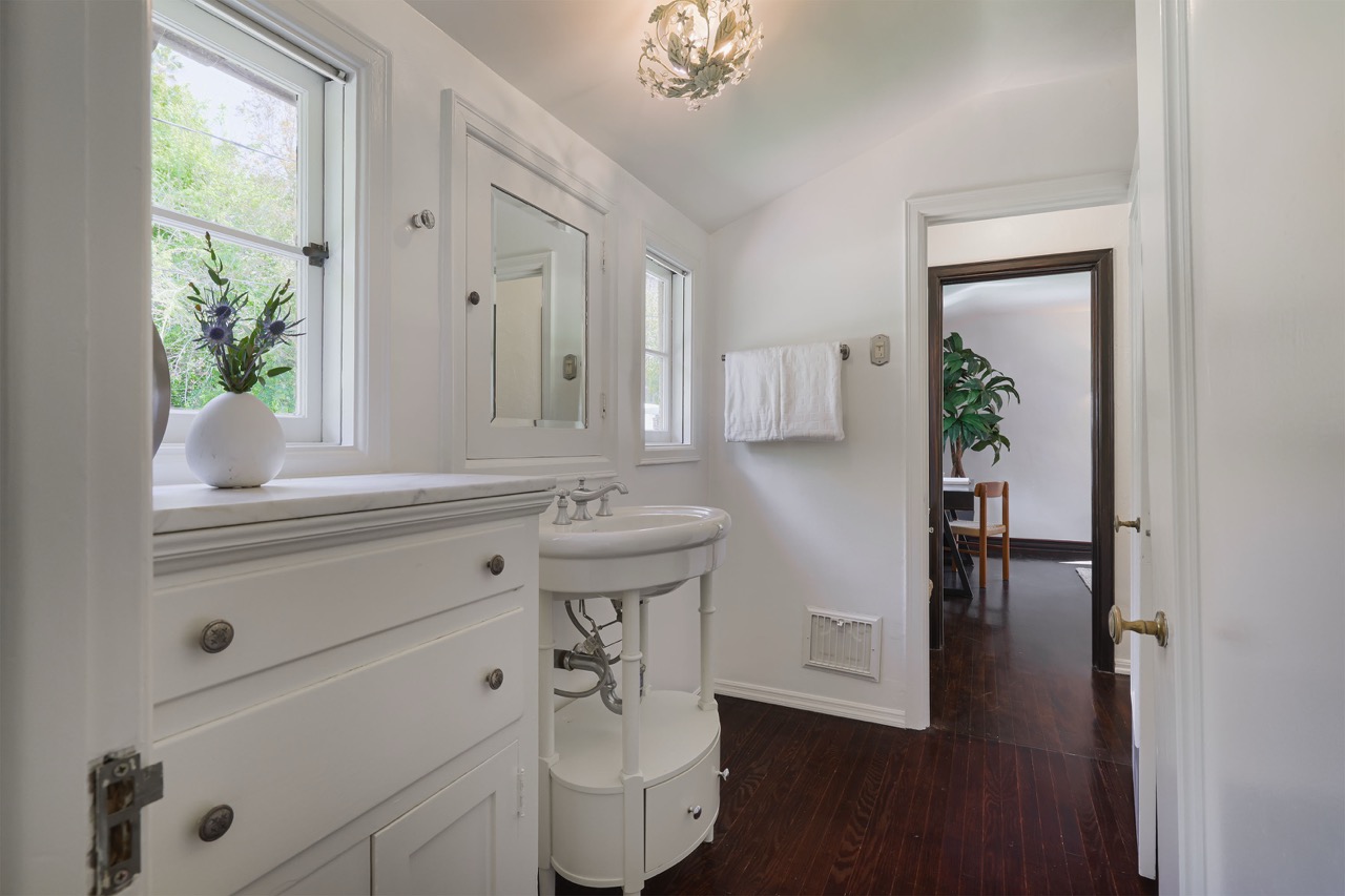 605 E Mountain St, Glendale CA 91207