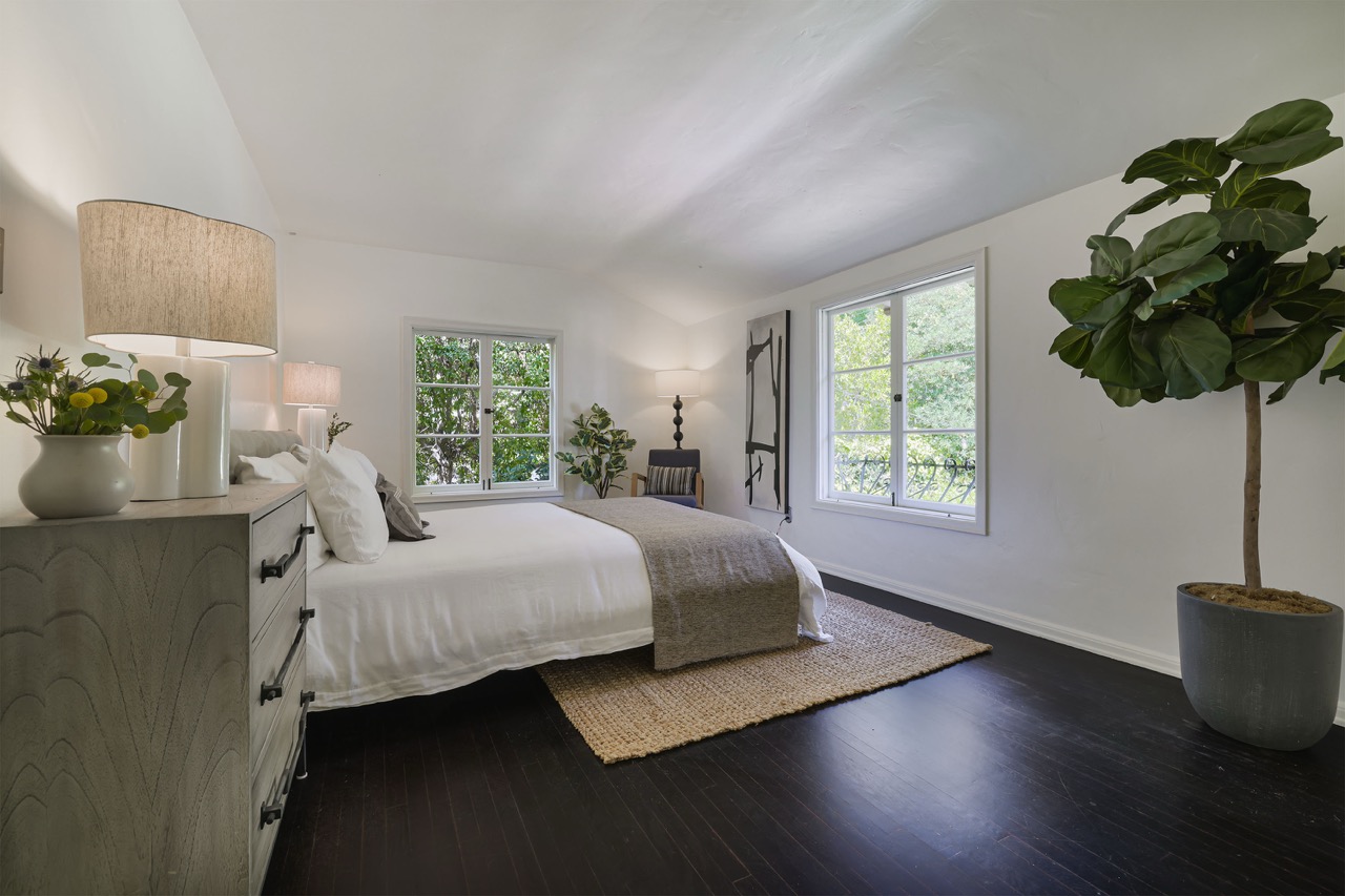 605 E Mountain St, Glendale CA 91207