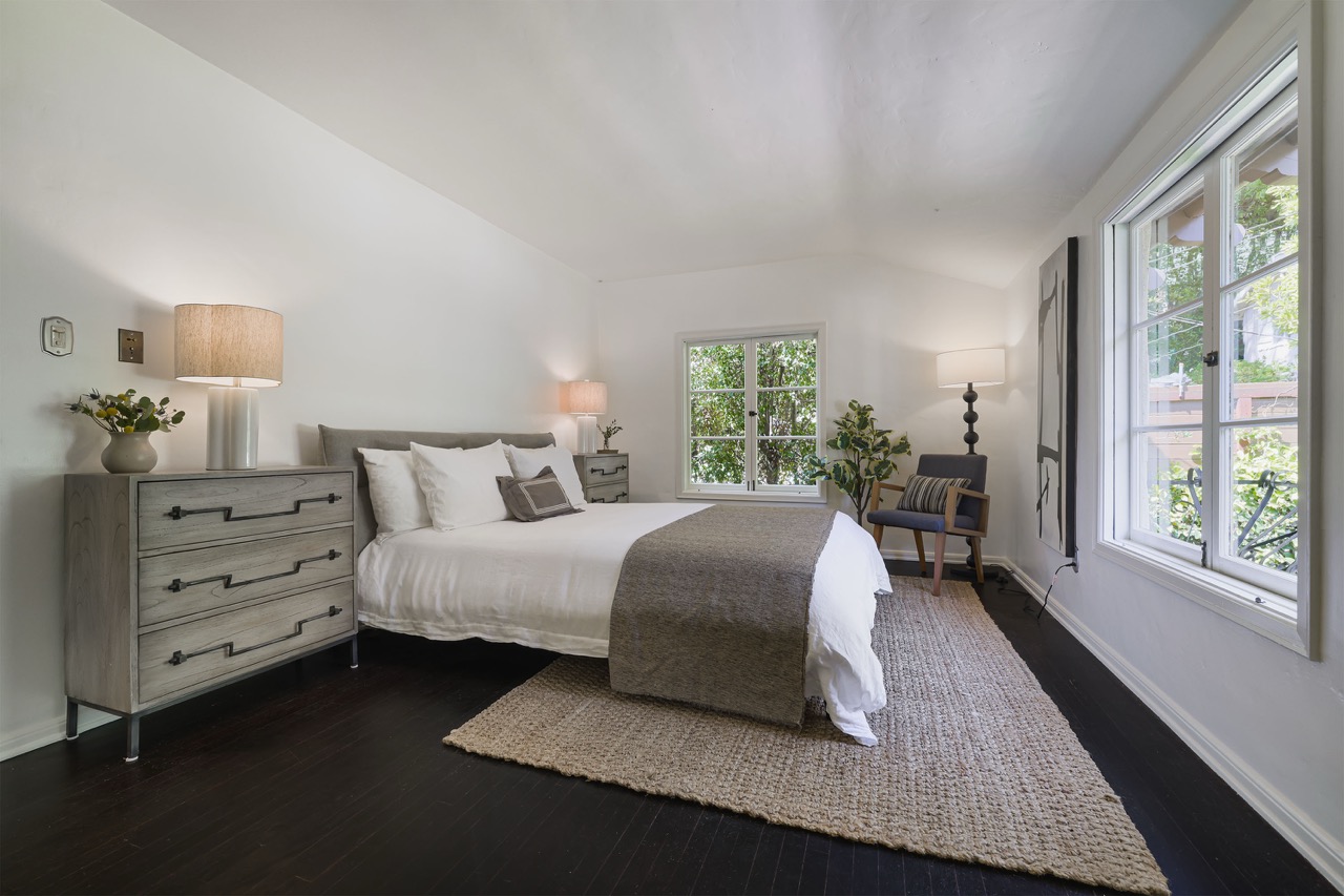 605 E Mountain St, Glendale CA 91207