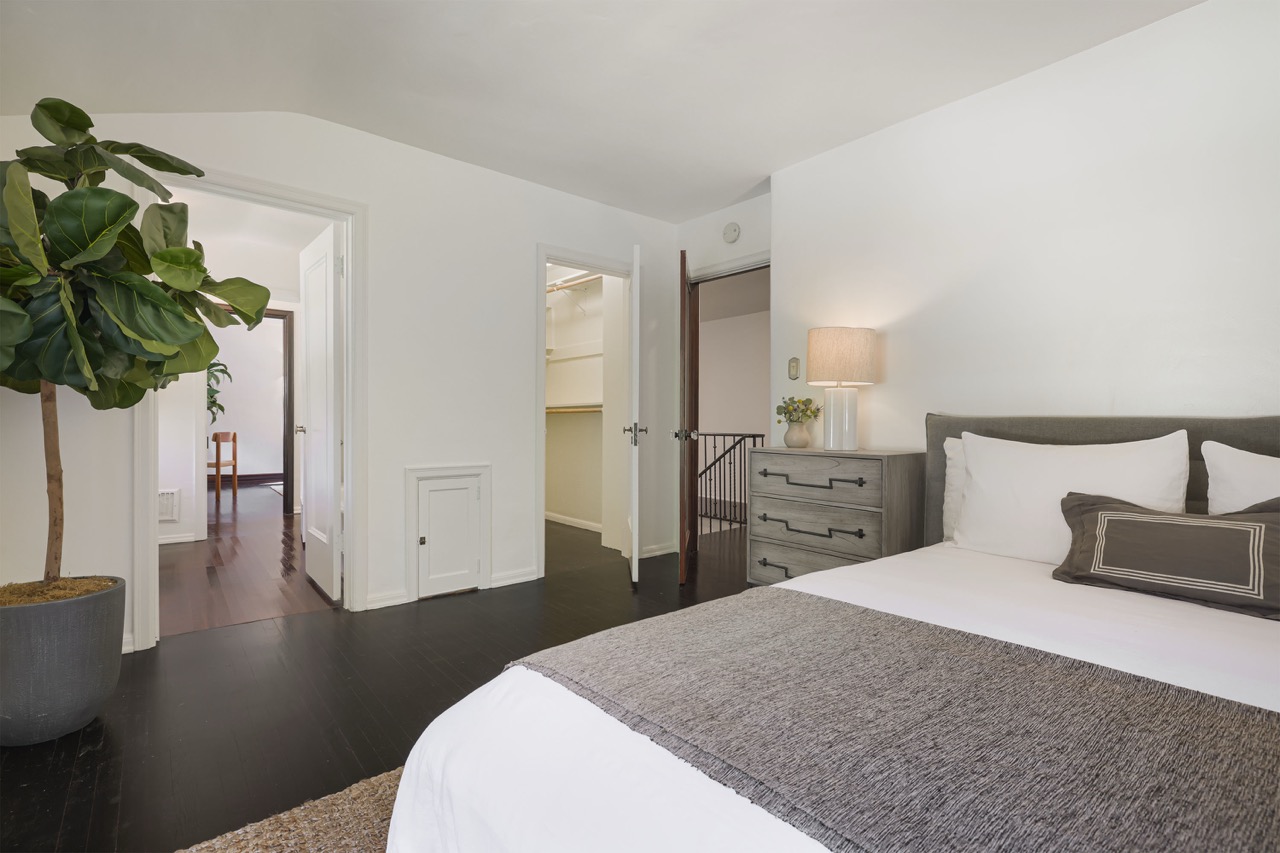 605 E Mountain St, Glendale CA 91207