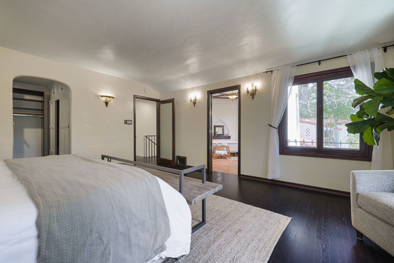 605 E Mountain St, Glendale CA 91207