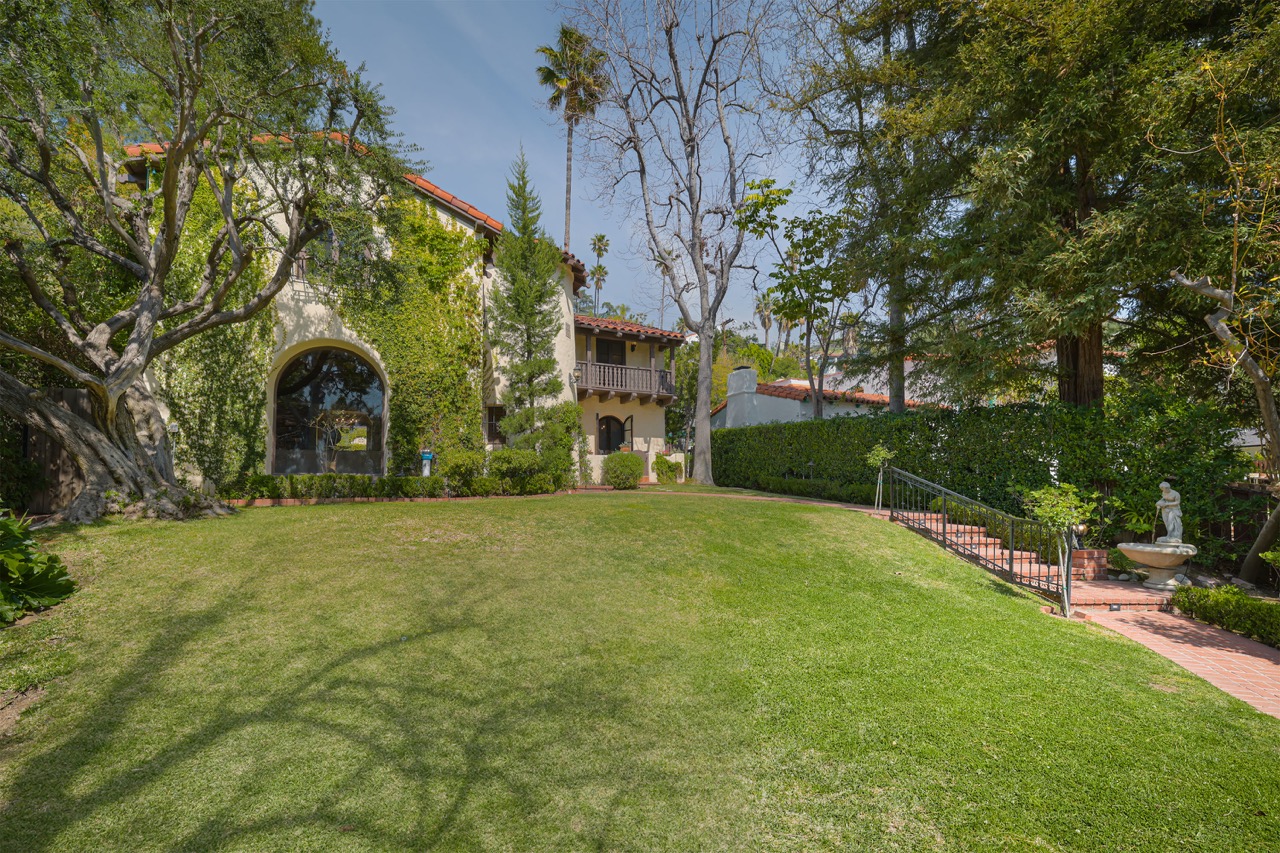 605 E Mountain St, Glendale CA 91207