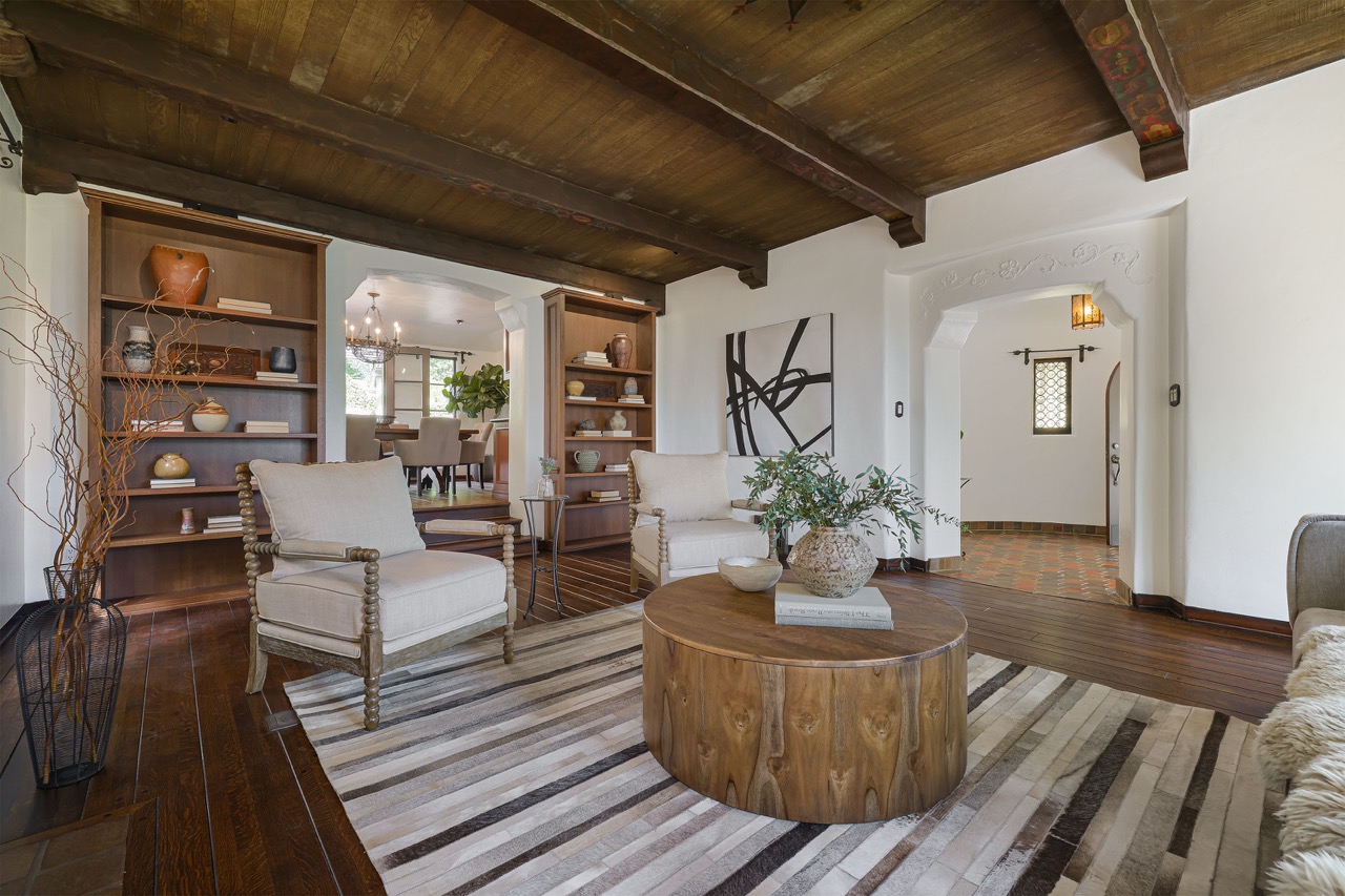 605 E Mountain St, Glendale CA 91207