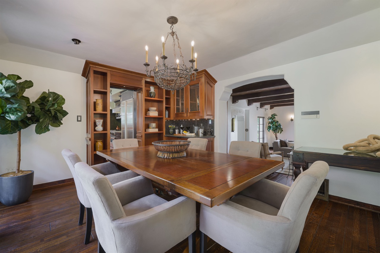 605 E Mountain St, Glendale CA 91207