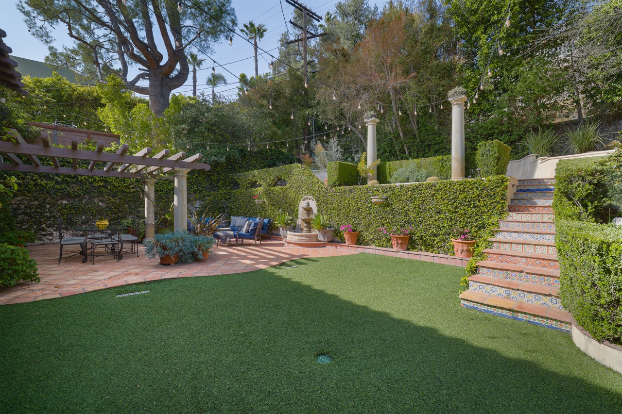 605 E Mountain St, Glendale CA 91207