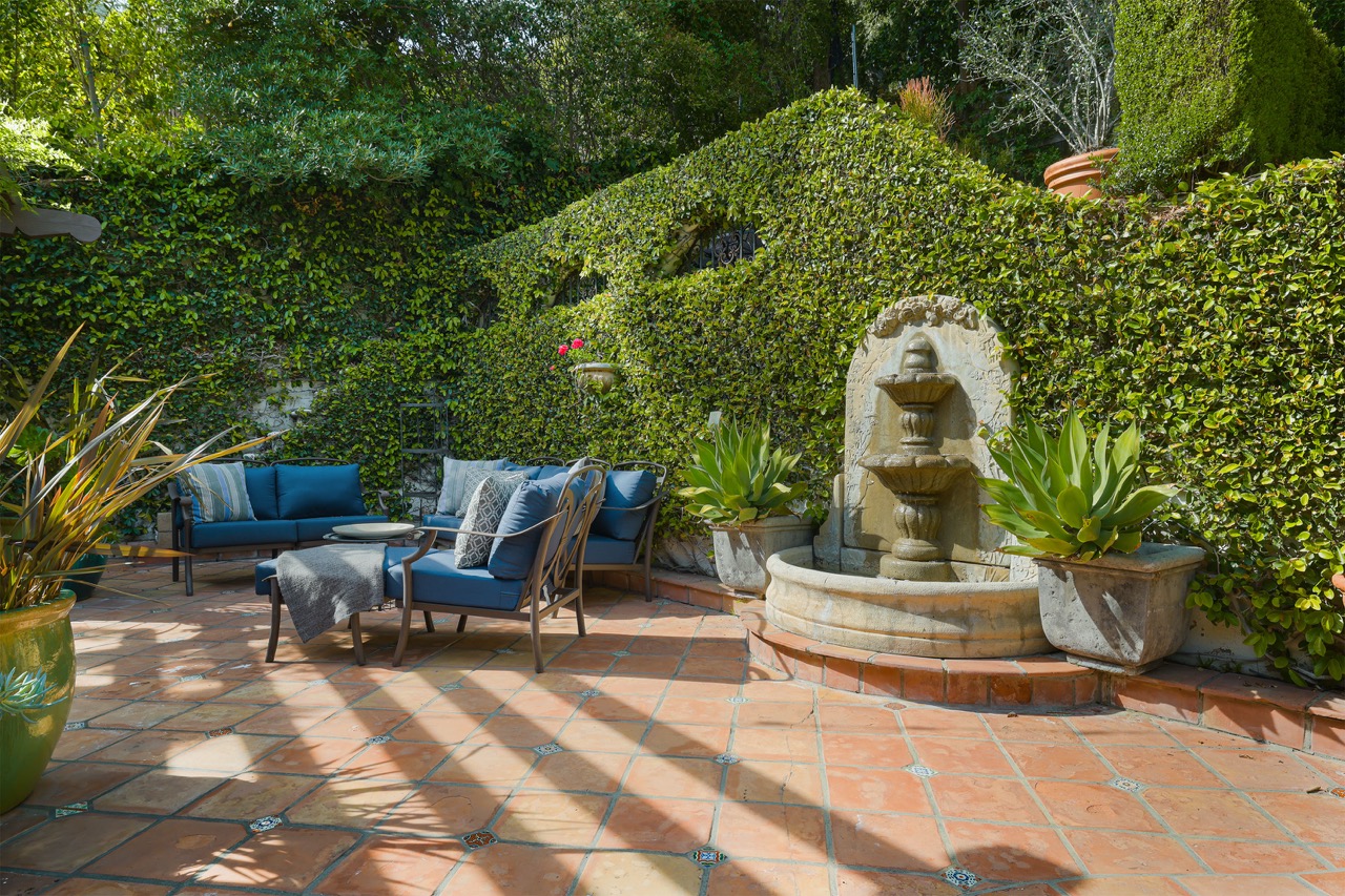 605 E Mountain St, Glendale CA 91207
