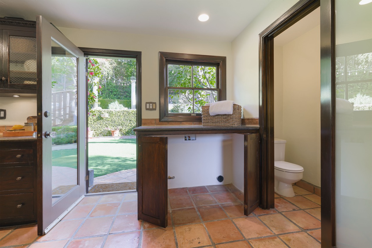 605 E Mountain St, Glendale CA 91207