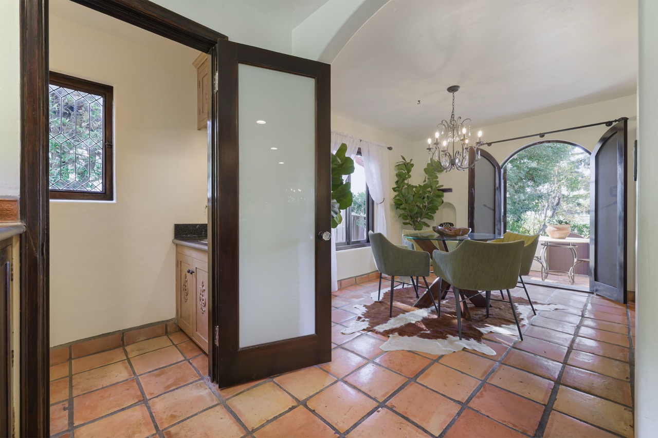 605 E Mountain St, Glendale CA 91207