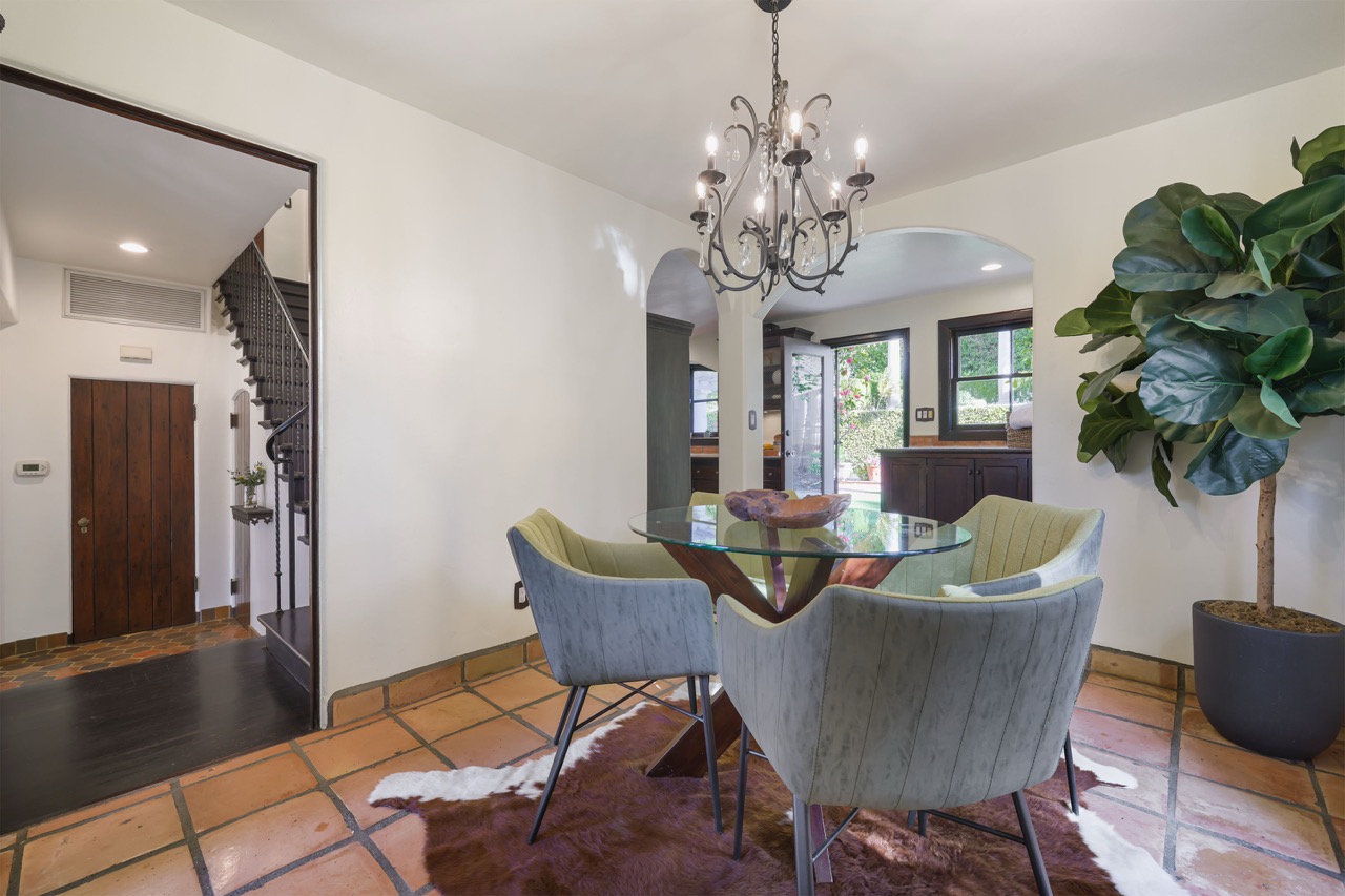 605 E Mountain St, Glendale CA 91207