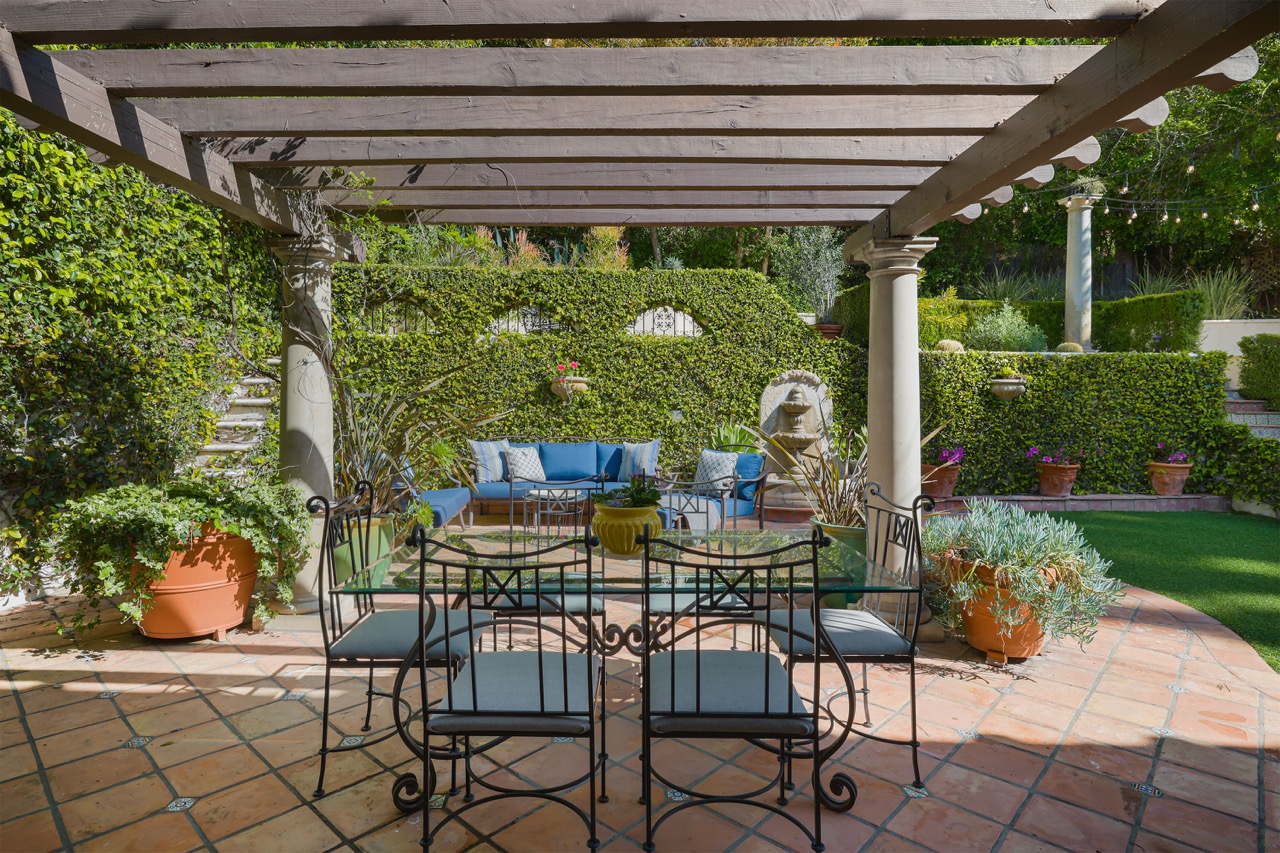 605 E Mountain St, Glendale CA 91207