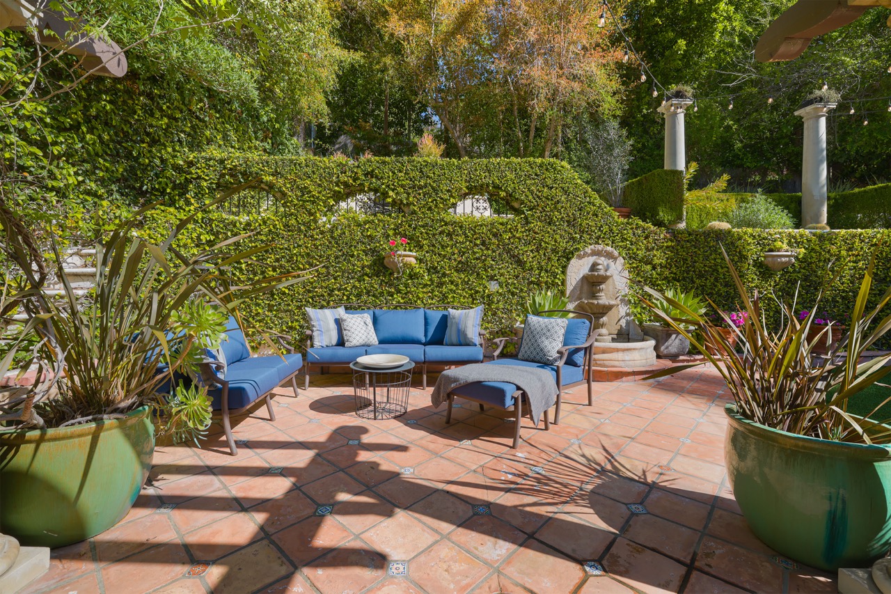 605 E Mountain St, Glendale CA 91207