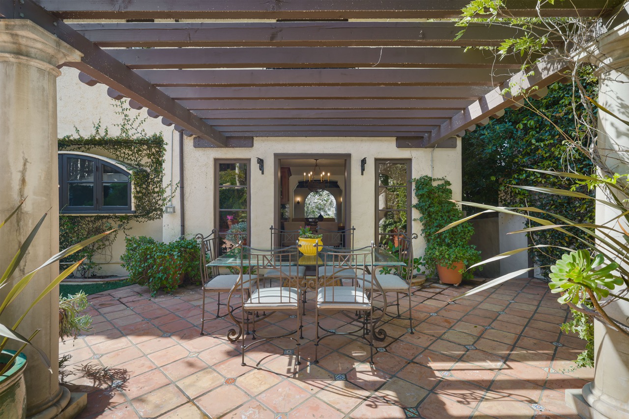 605 E Mountain St, Glendale CA 91207