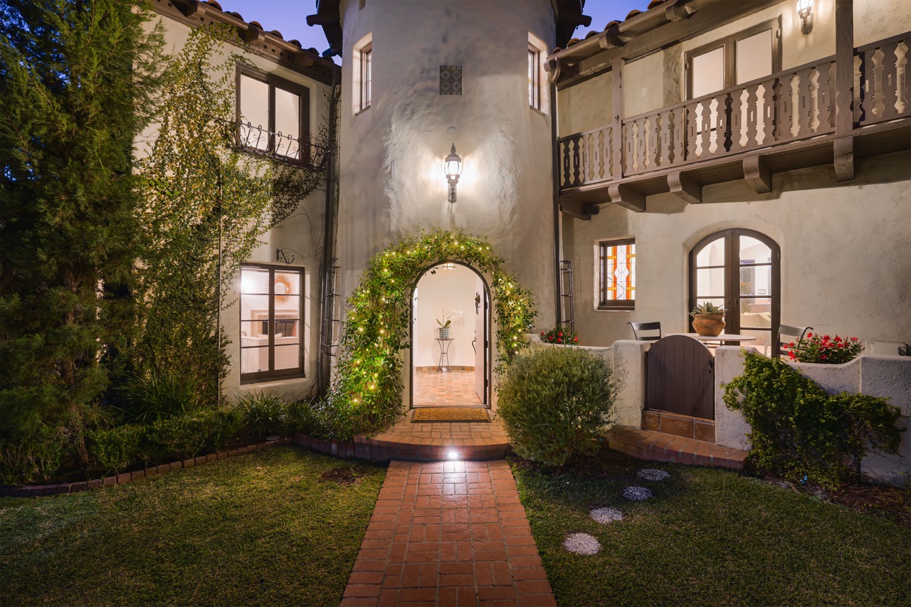 605 E Mountain St, Glendale CA 91207