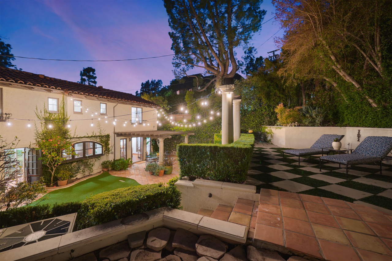 605 E Mountain St, Glendale CA 91207