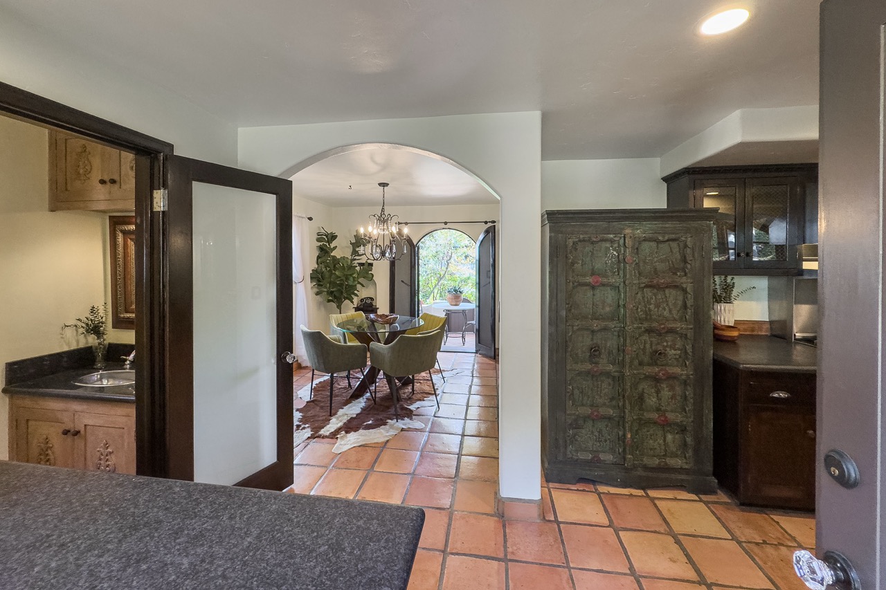 605 E Mountain St, Glendale CA 91207