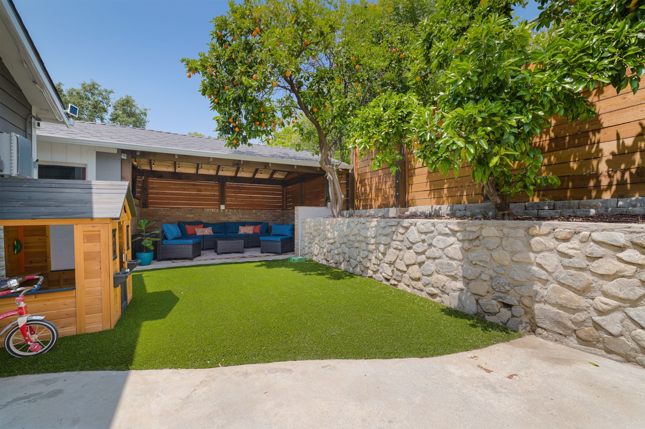 3727 3rd Ave, La Crescenta CA 91214