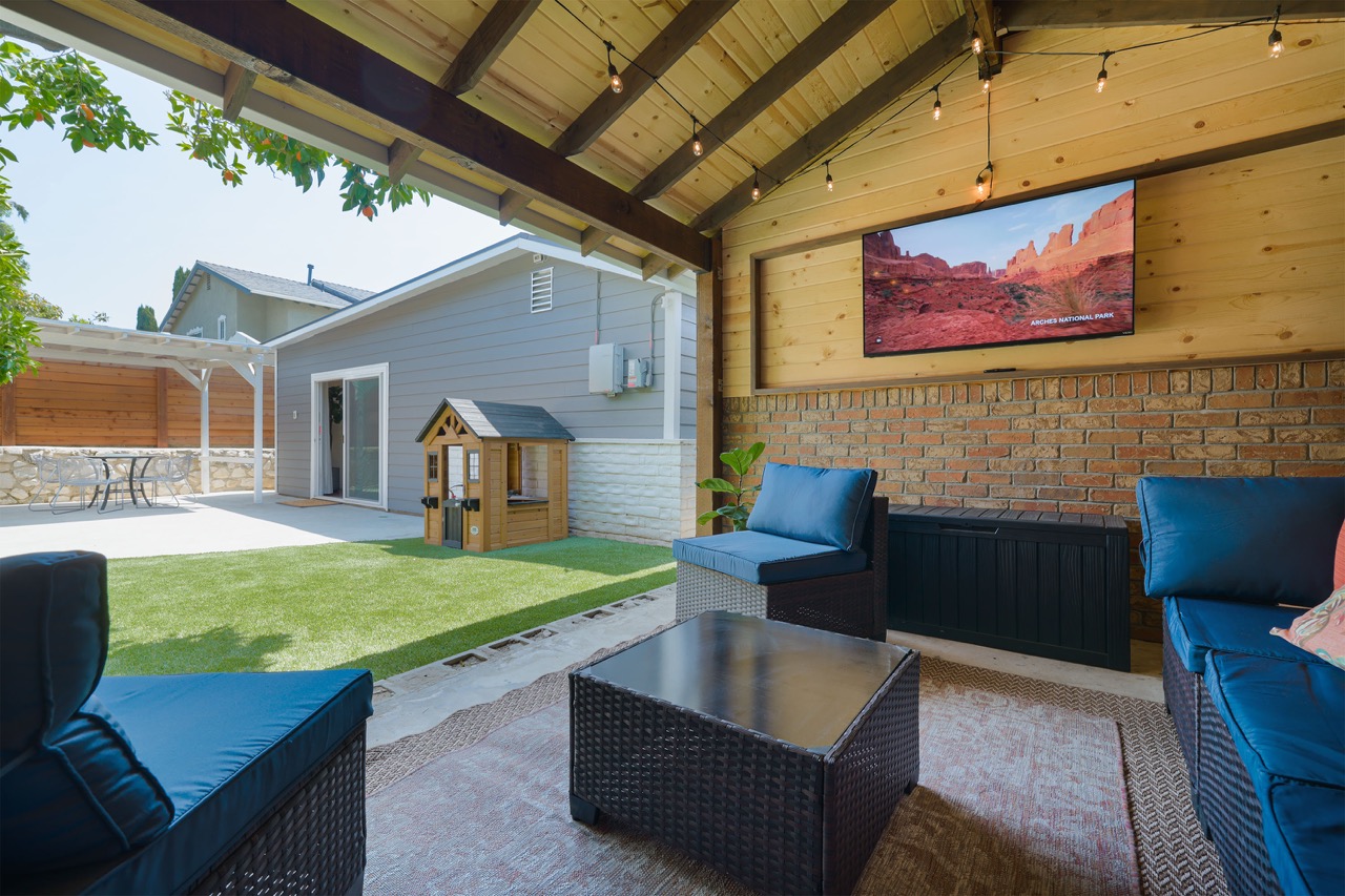 3727 3rd Ave, La Crescenta CA 91214