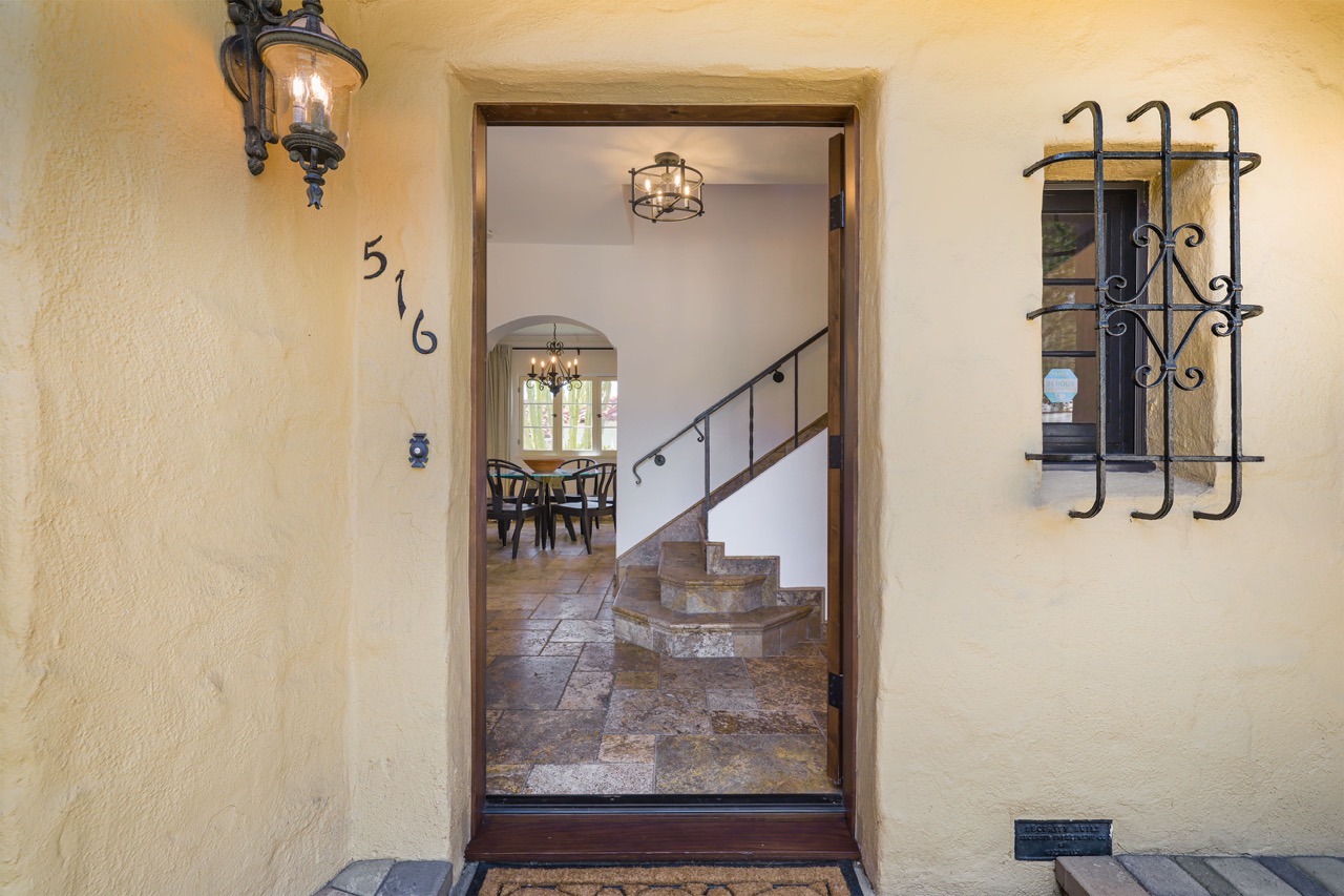 516 E Stocker St, Glendale CA 91207