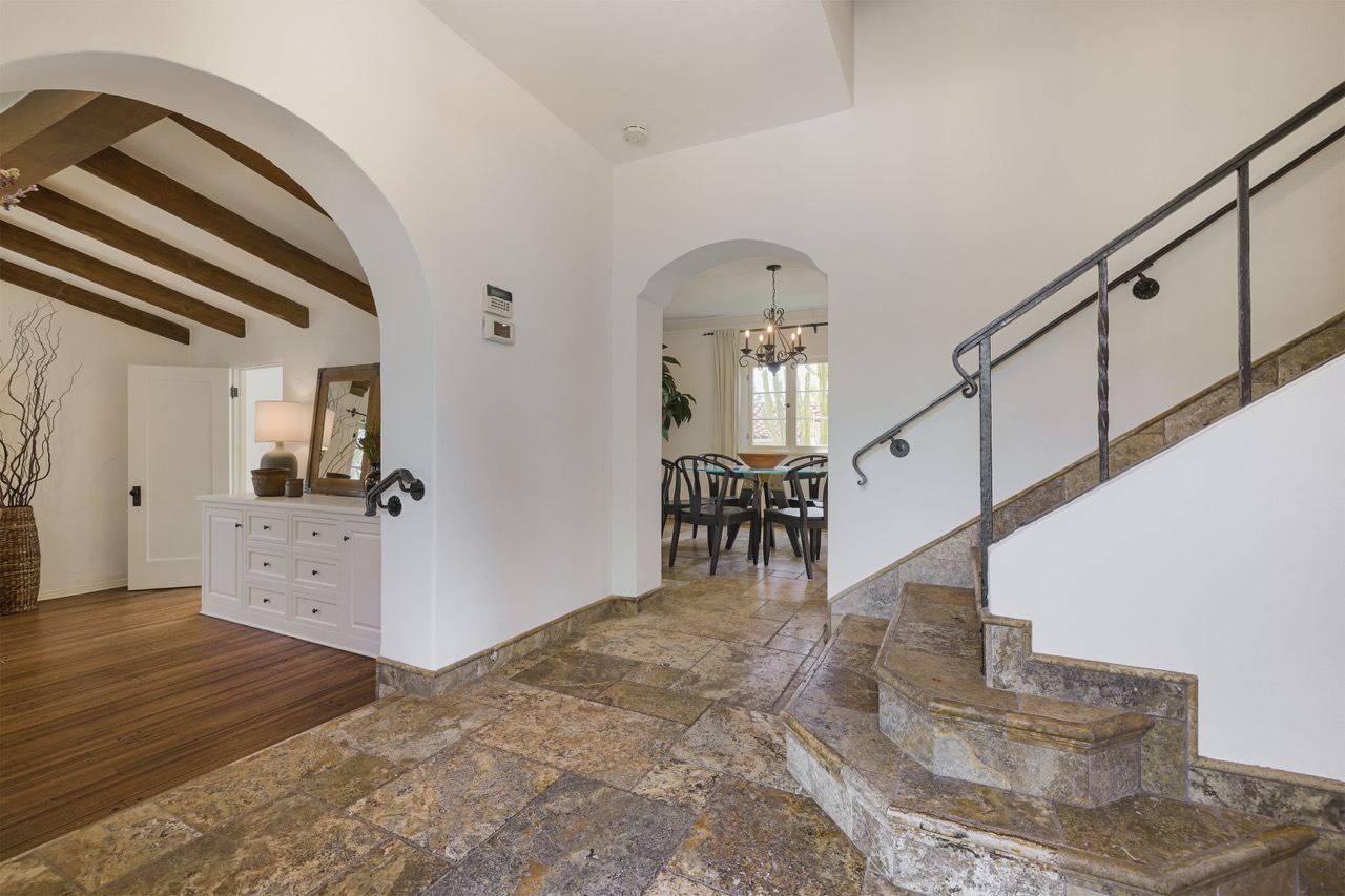 516 E Stocker St, Glendale CA 91207