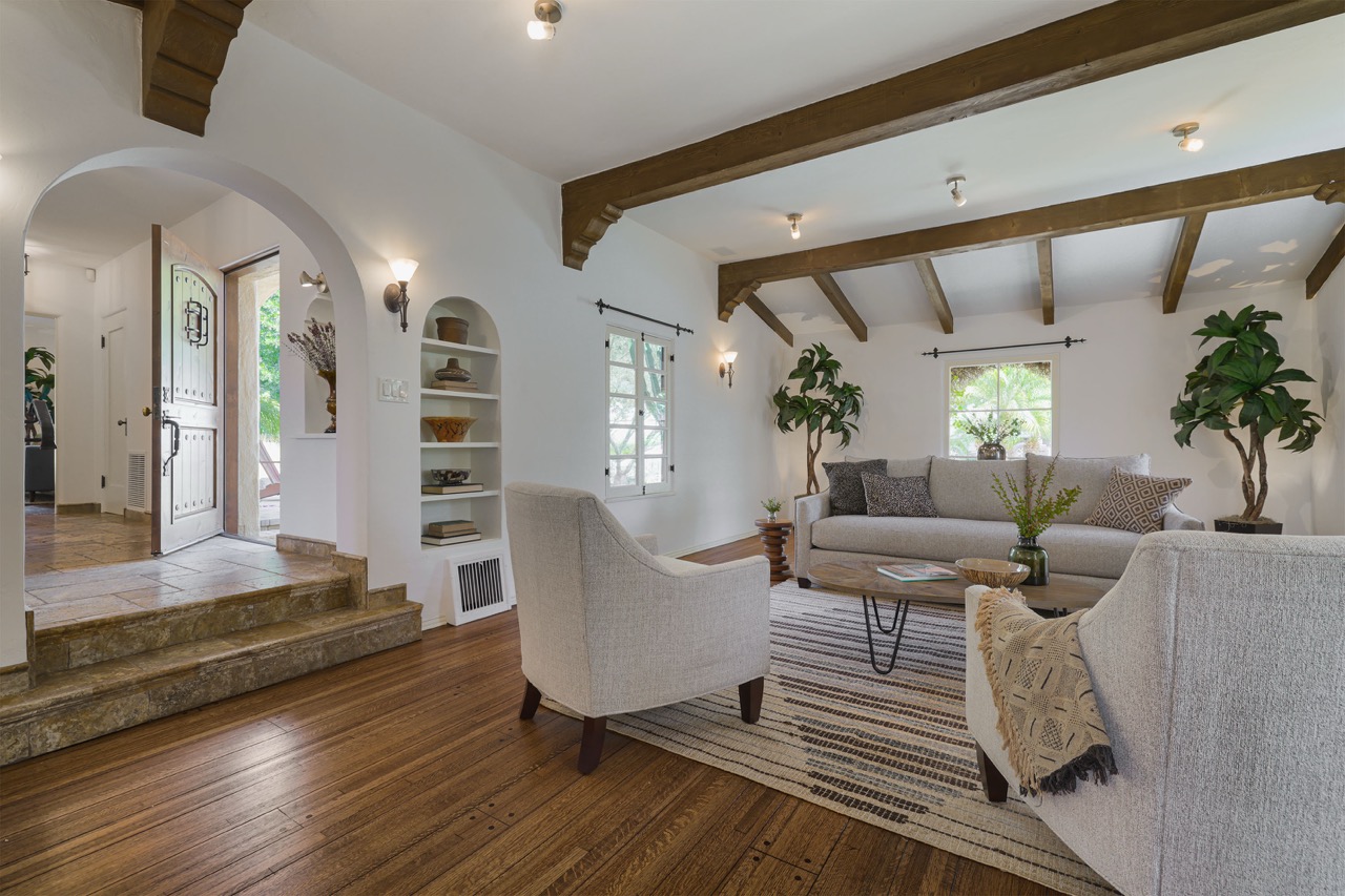 516 E Stocker St, Glendale CA 91207