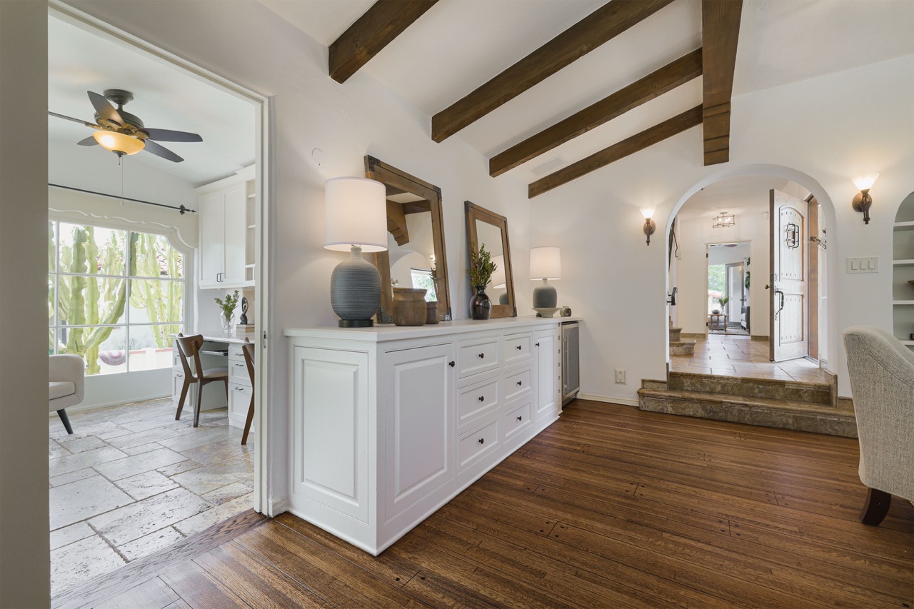 516 E Stocker St, Glendale CA 91207