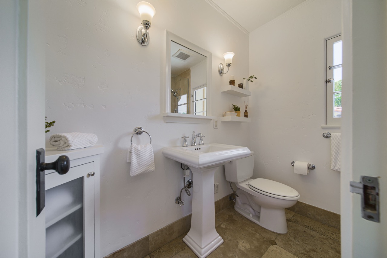 516 E Stocker St, Glendale CA 91207