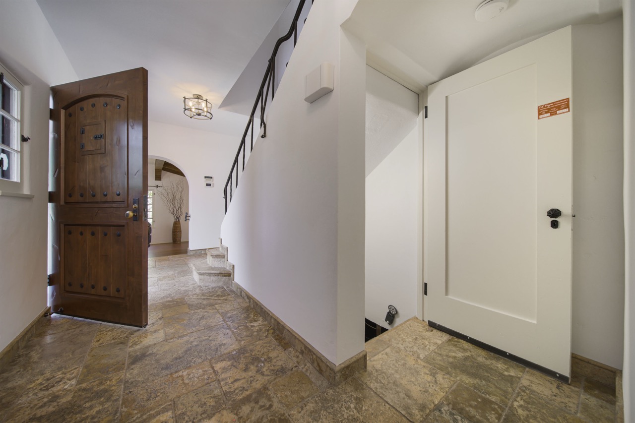 516 E Stocker St, Glendale CA 91207