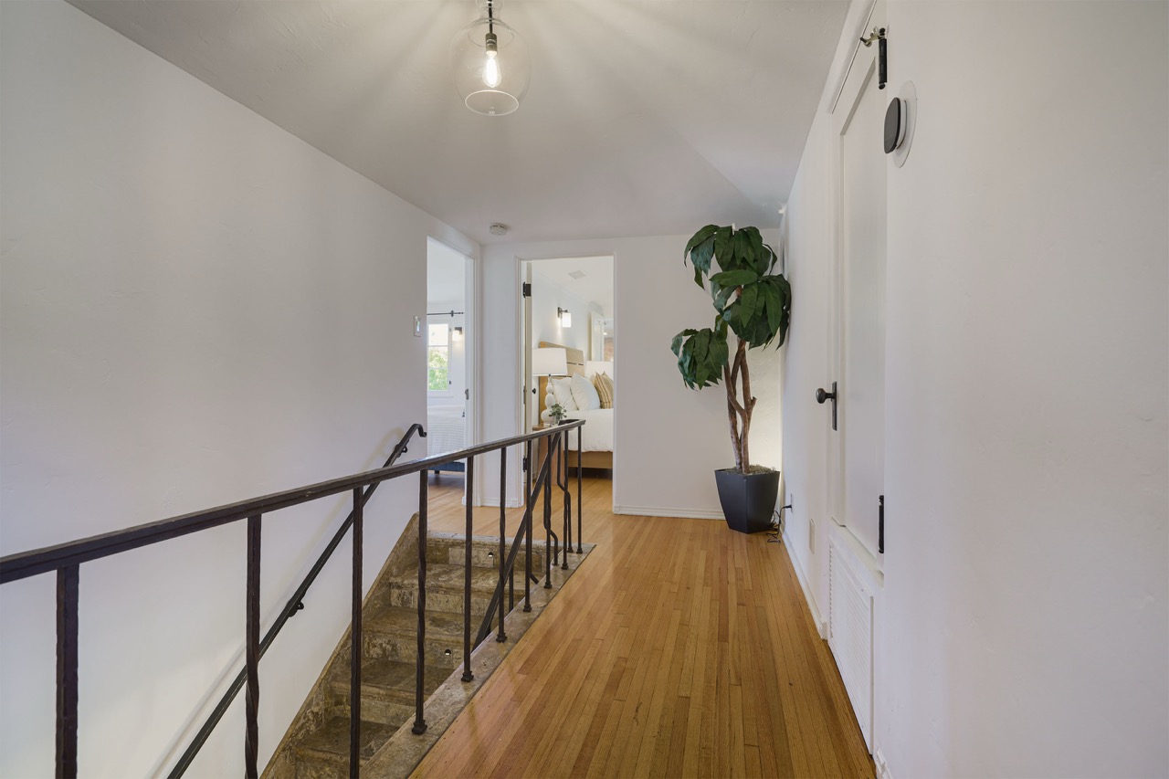 516 E Stocker St, Glendale CA 91207