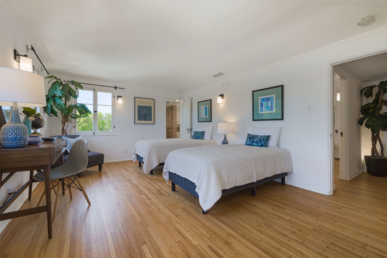 516 E Stocker St, Glendale CA 91207