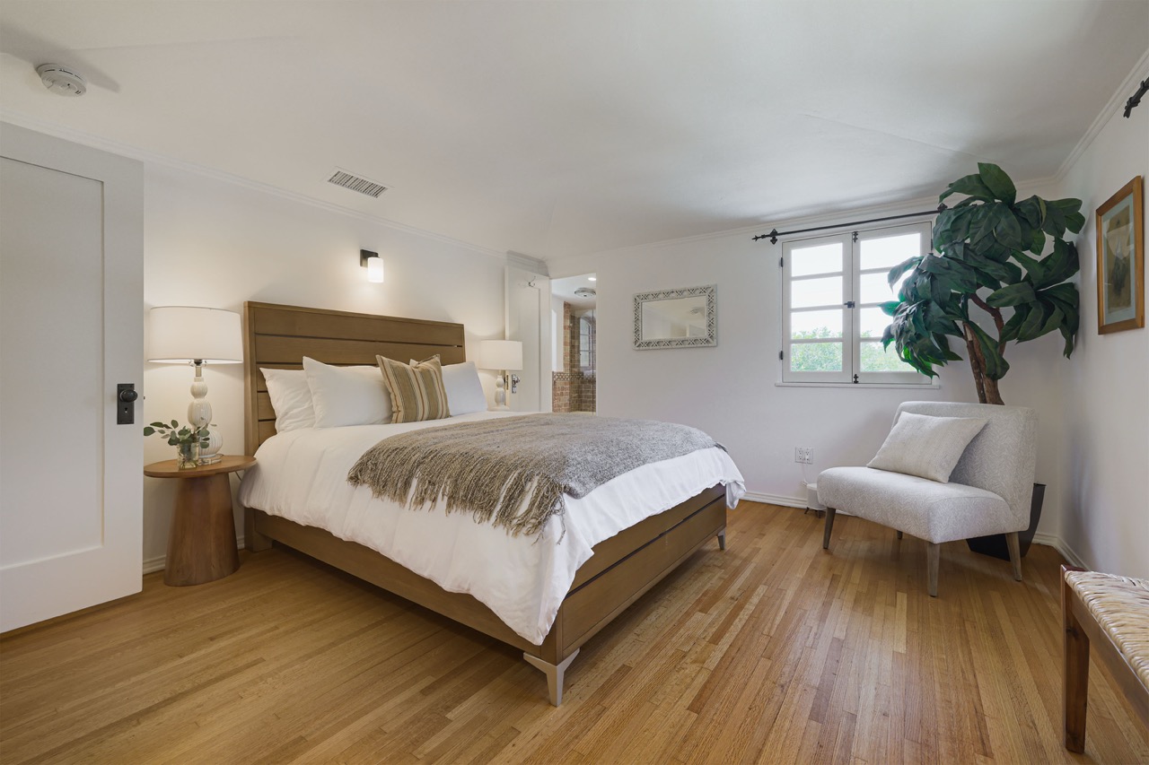 516 E Stocker St, Glendale CA 91207