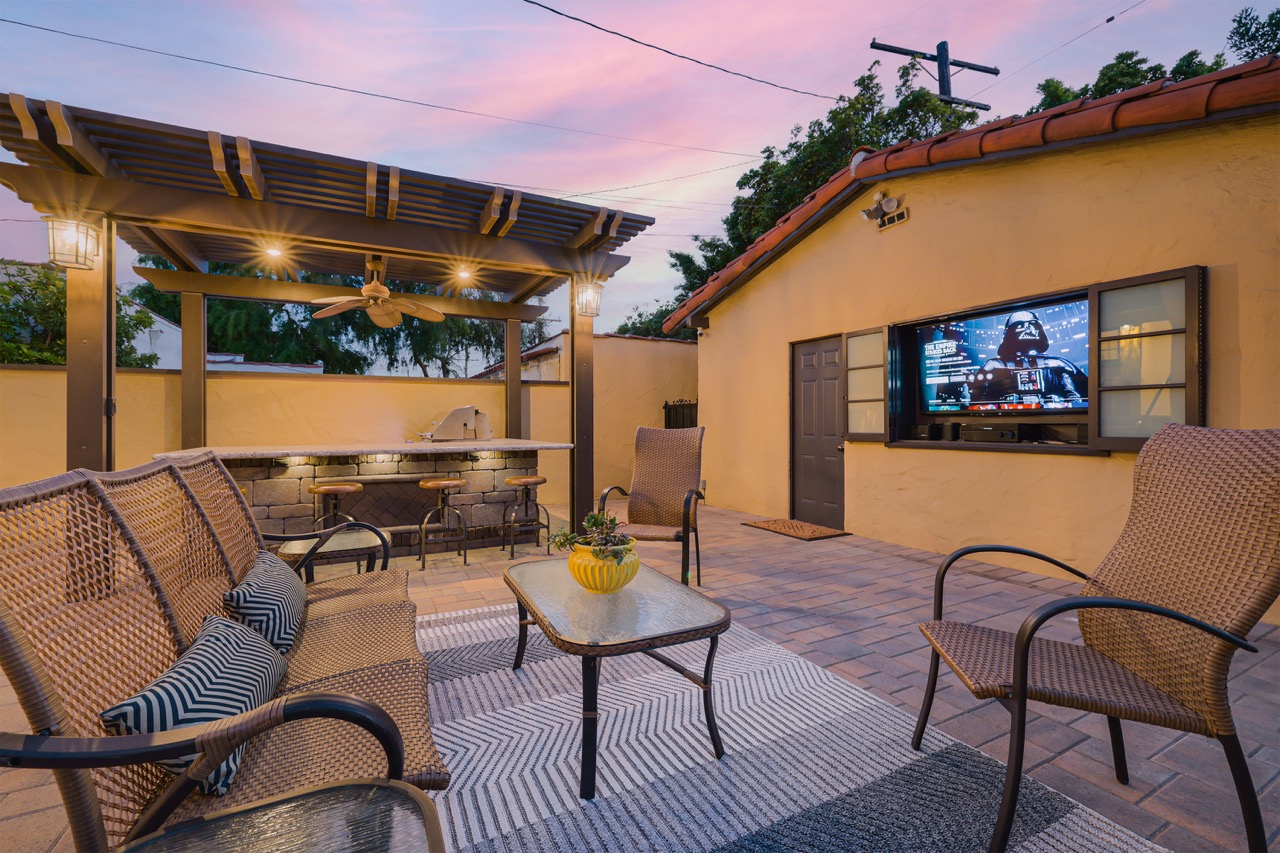 516 E Stocker St, Glendale CA 91207